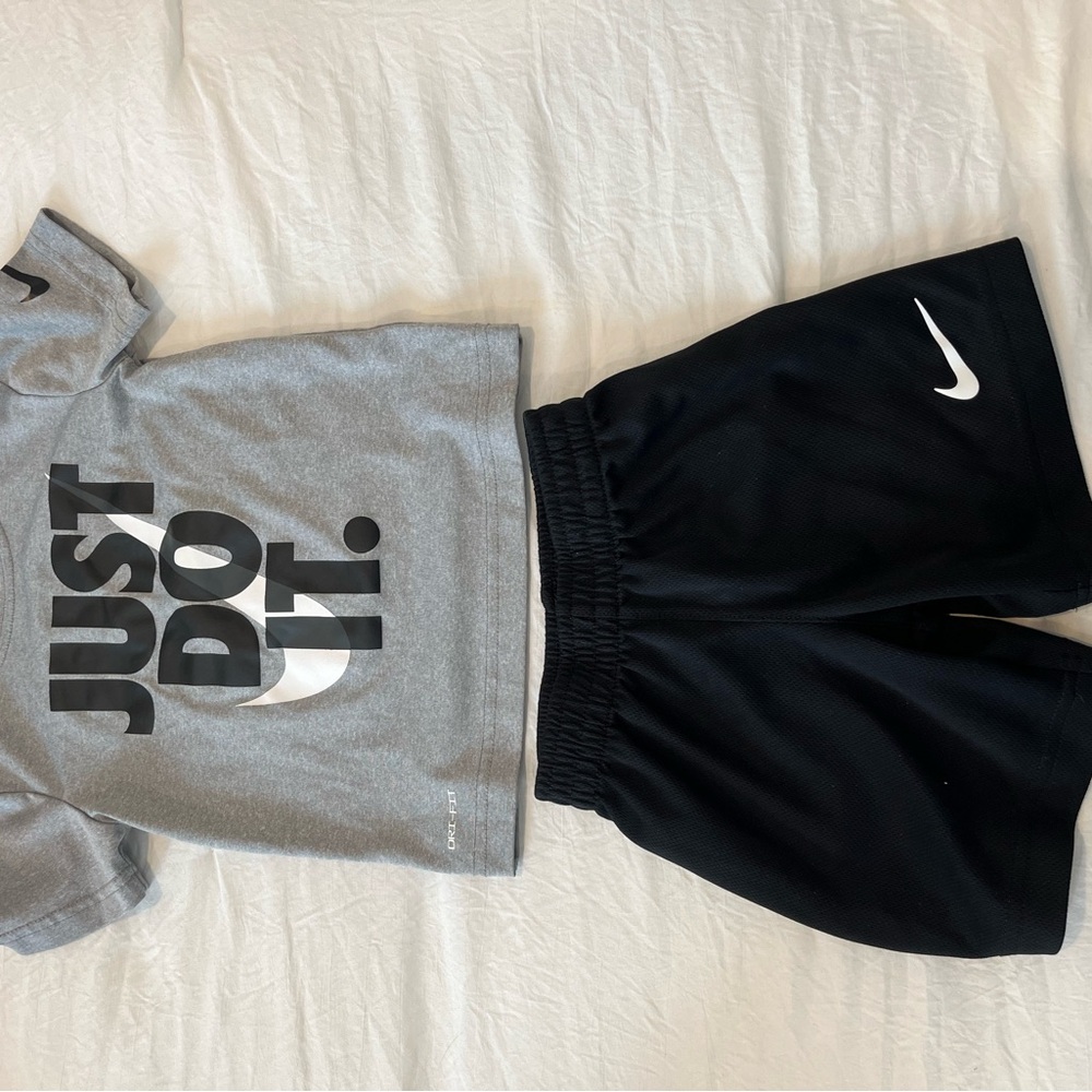 Nike Kids XS 3-4 yrs futura tee & dry fit shorts set boys